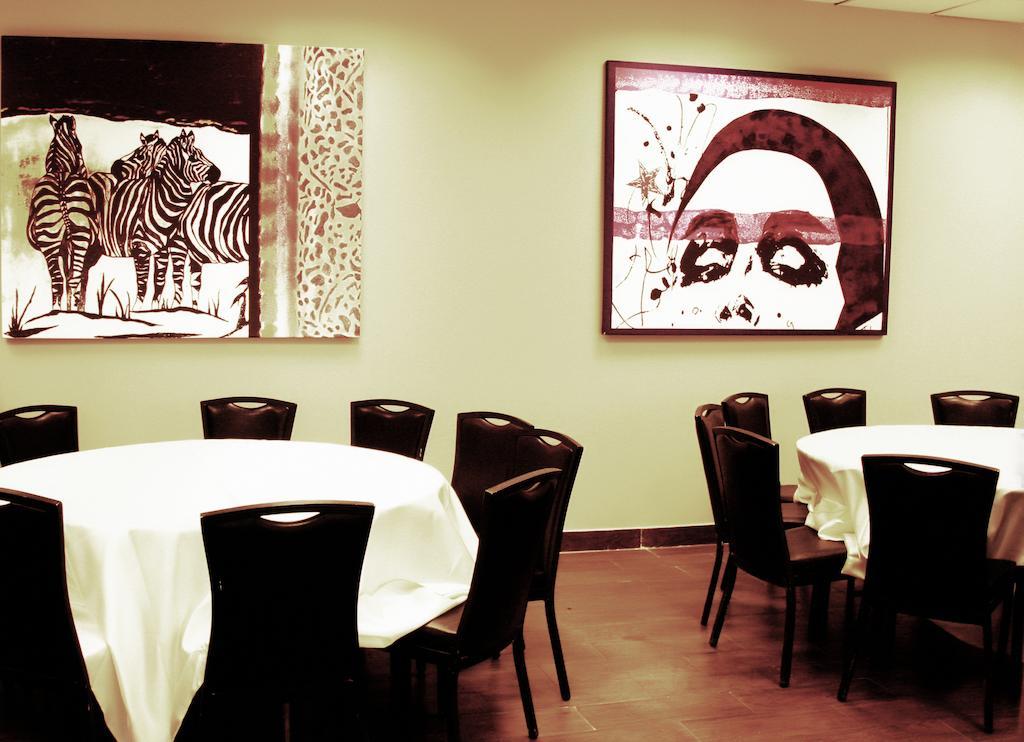 Avia Hotel & Resort Yehud-Monosson エクステリア 写真
