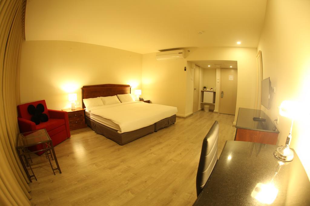 Avia Hotel & Resort Yehud-Monosson エクステリア 写真