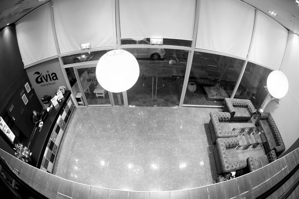 Avia Hotel & Resort Yehud-Monosson エクステリア 写真