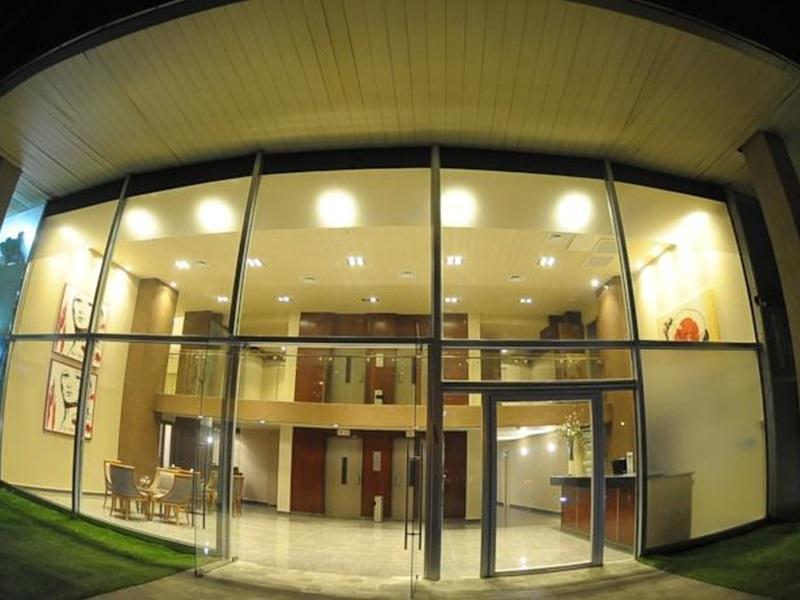 Avia Hotel & Resort Yehud-Monosson エクステリア 写真