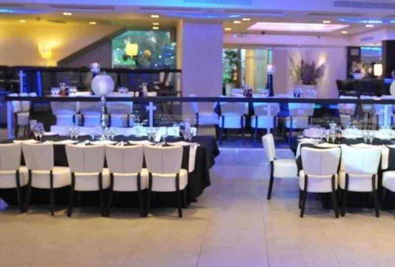 Avia Hotel & Resort Yehud-Monosson エクステリア 写真
