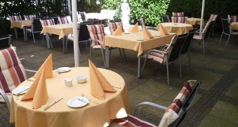 Avia Hotel & Resort Yehud-Monosson エクステリア 写真