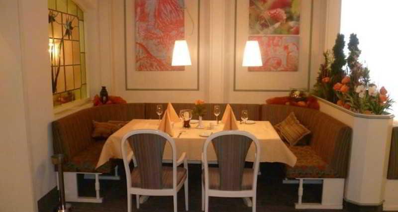 Avia Hotel & Resort Yehud-Monosson エクステリア 写真