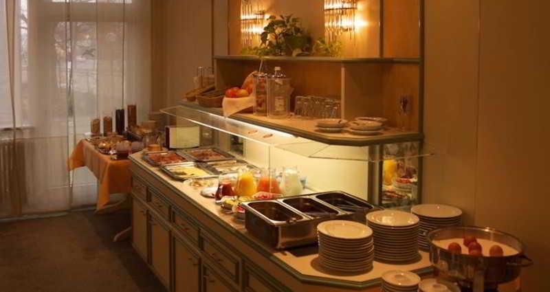 Avia Hotel & Resort Yehud-Monosson エクステリア 写真