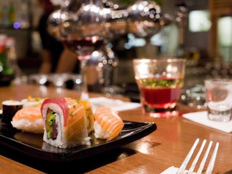Avia Hotel & Resort Yehud-Monosson エクステリア 写真